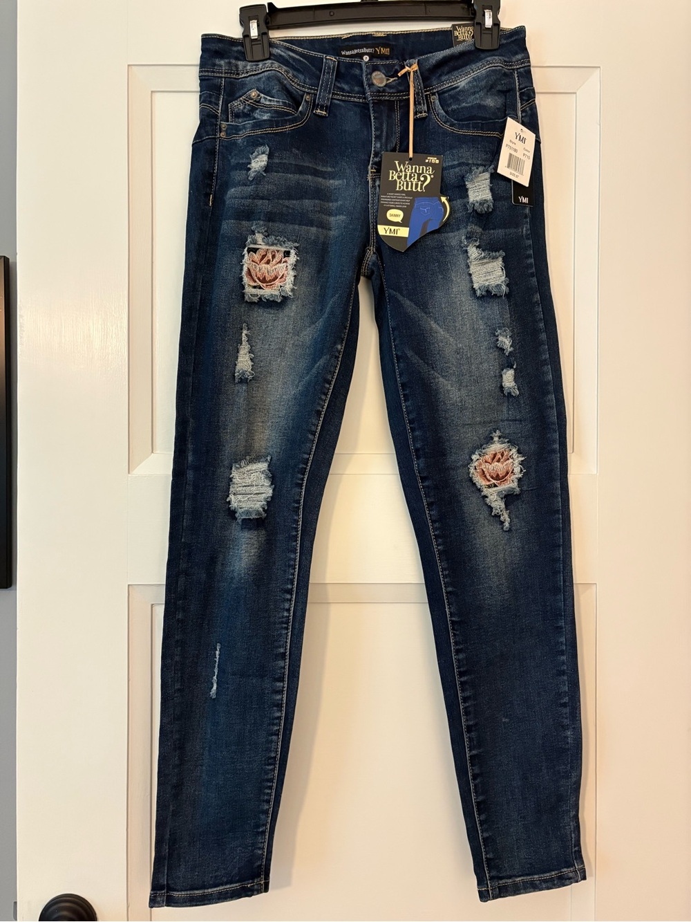YMI Jeans Women's Dark Blue Skinny Jeans with Rose Patch